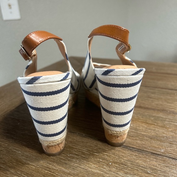 Coach and Four Canvas Wedges size 9 - Picture 7 of 10